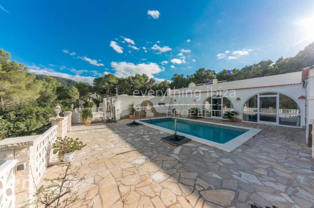 Villa for Sales in  Cala Vadella