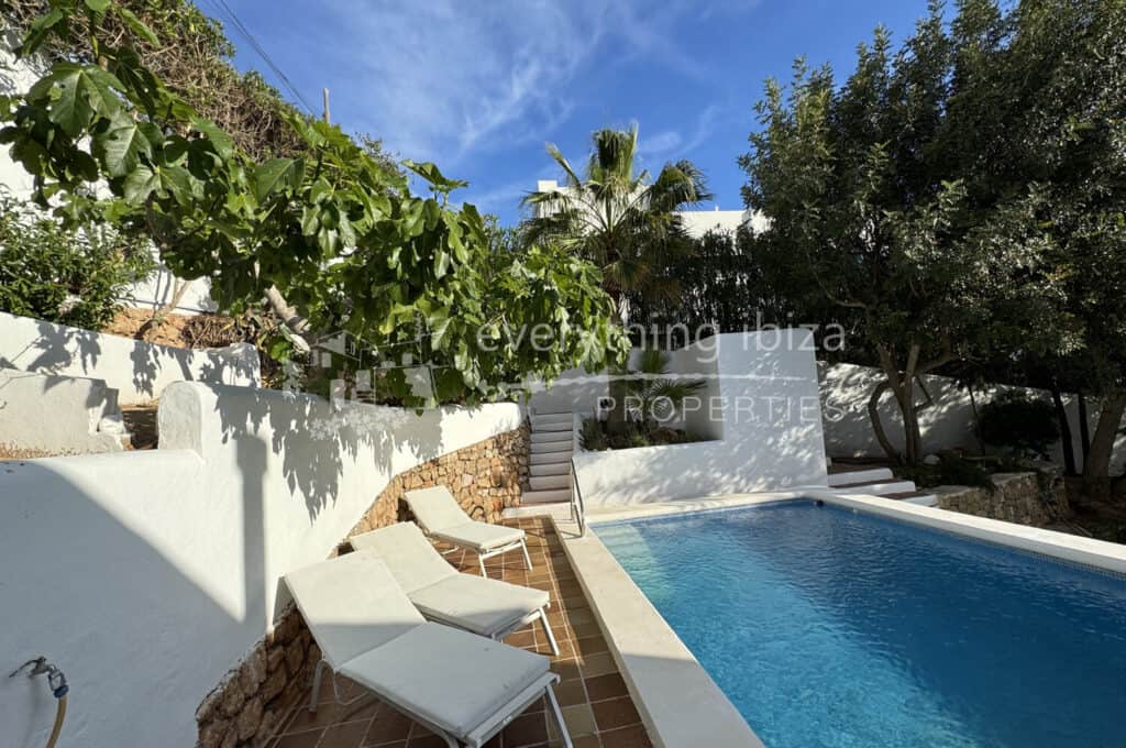 Villa for Sales in  Cala Salada