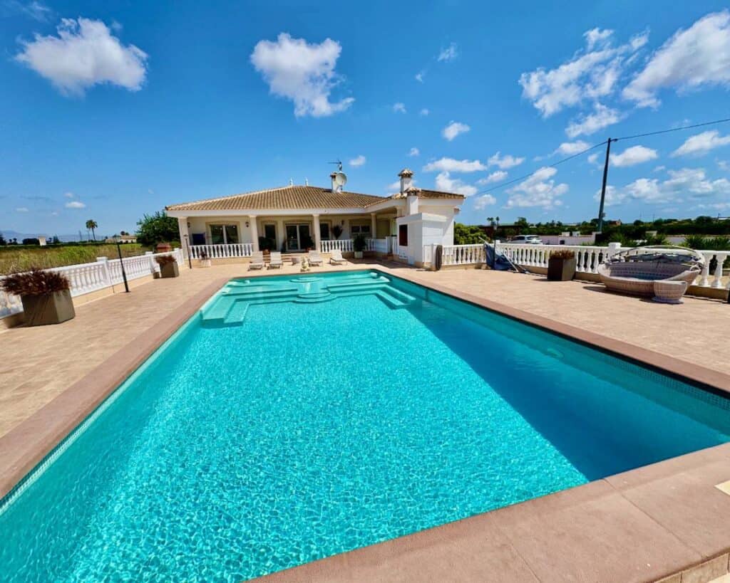 Villa for Sales in Rojales