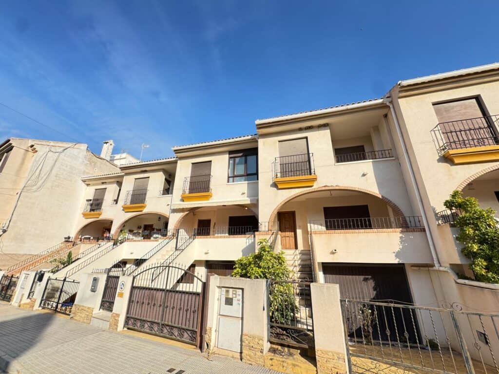 Town house for sale in San Miguel De Salinas