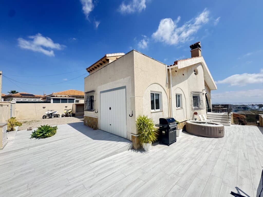Villa for sale in San Miguel De Salinas