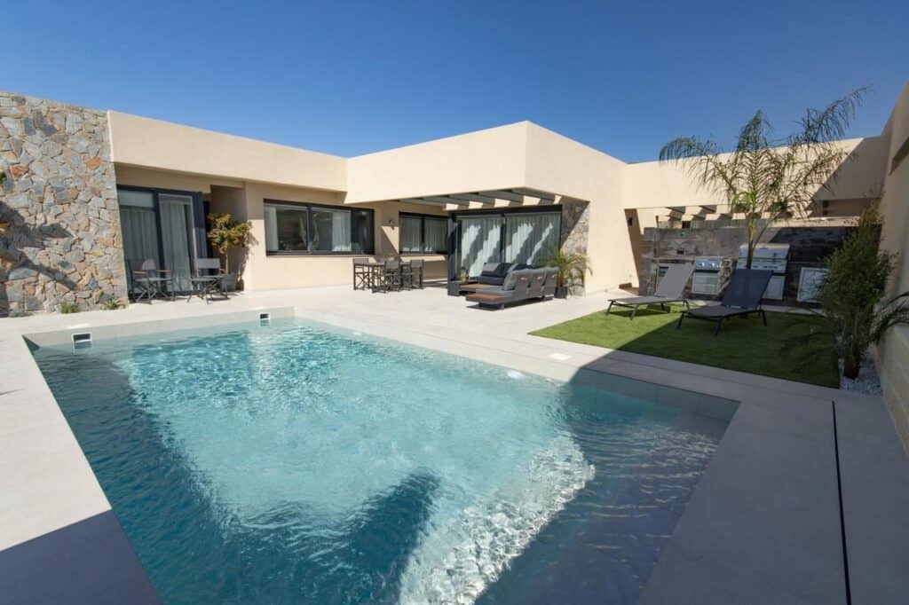 villa for sale in Altaona Golf and Country Village