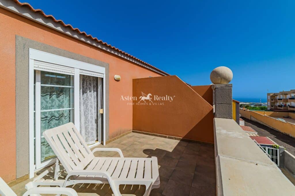 Town House for sale in Las Chafiras