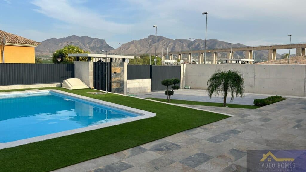 Villa for sale in Fortuna