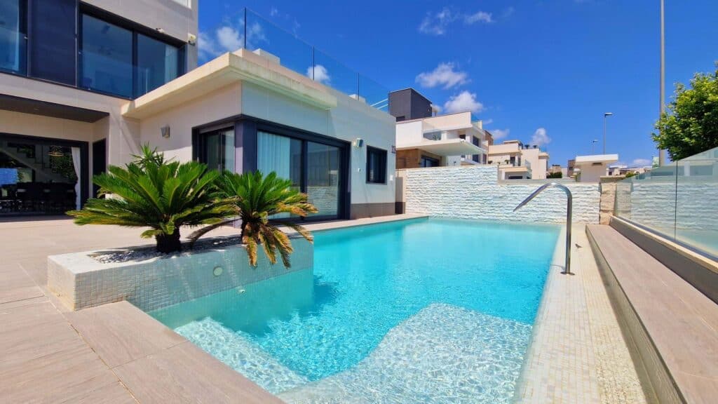 villa for sale in San Miguel de Salinas