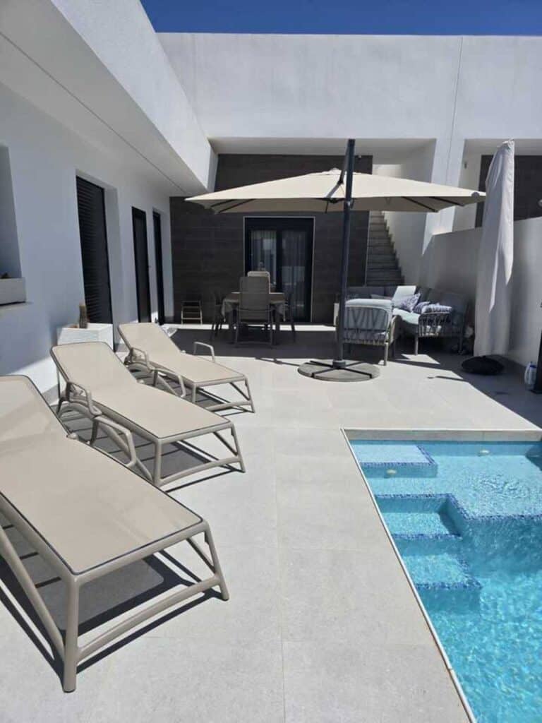 villa for sale in Roldan