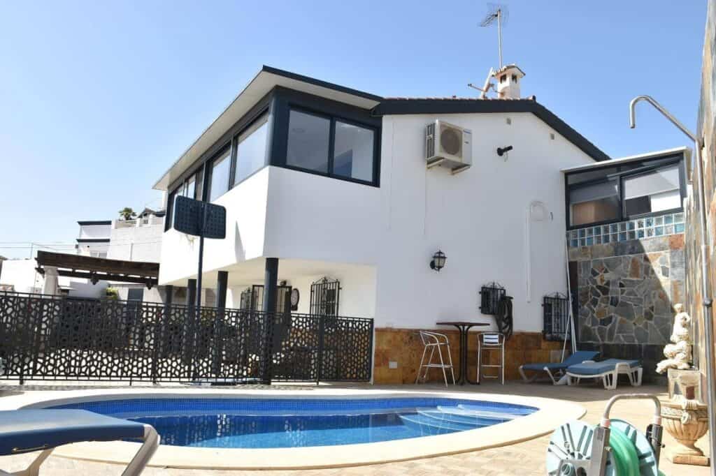 Villa for Sales in Nerja