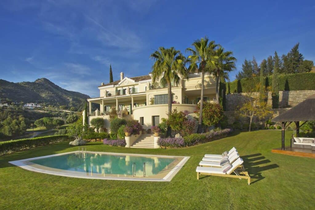 Villa for sale in Benahavís