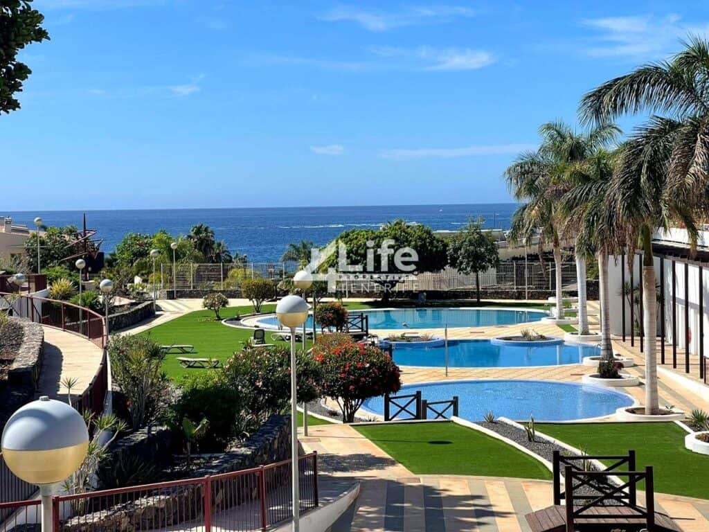 Villa for Sales in Calle Cornical