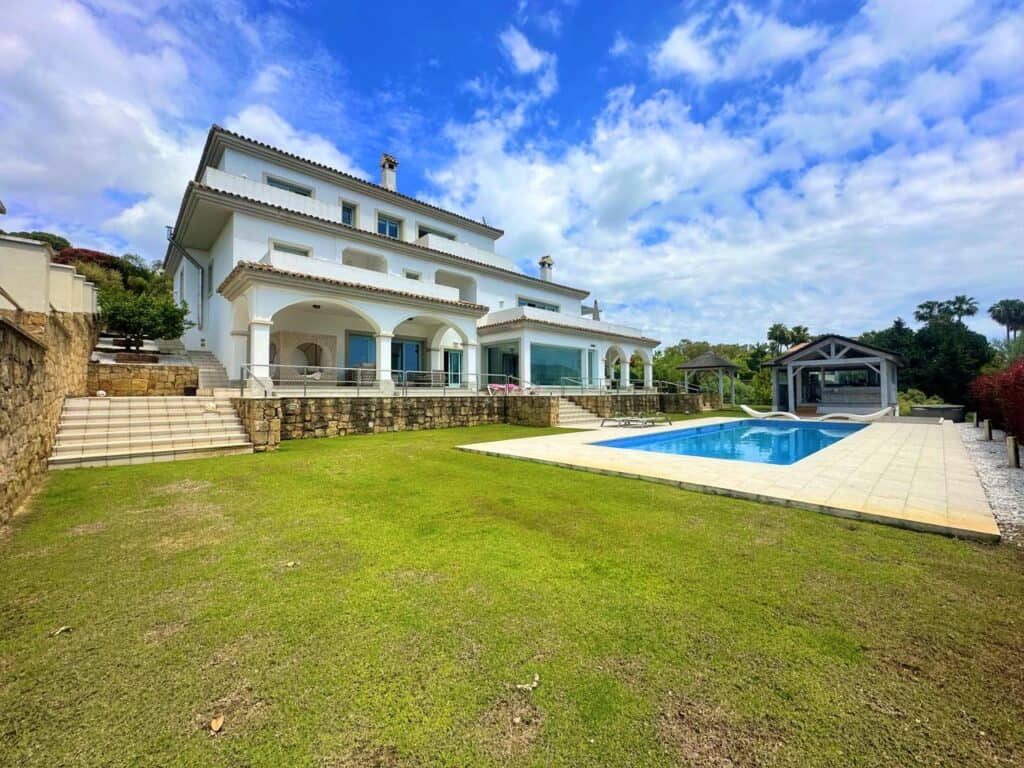 Villa for sale in Sotogrande