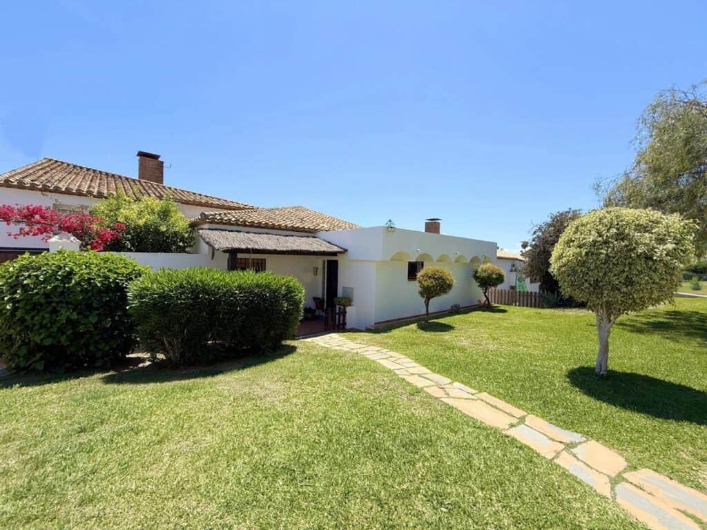 Town House for sale in Estepona