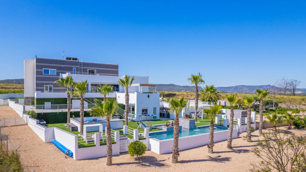 Villa for Sales in Torremendo