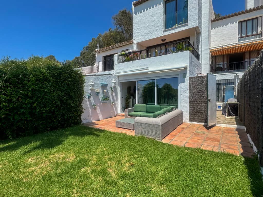 Apartment for sale in Casares Malaga