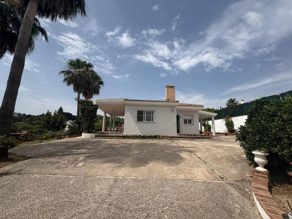 Villa for Sale in Alhaurín de la Torre