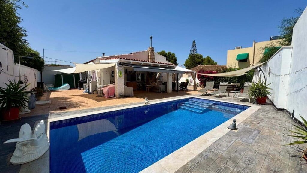 villa for sale in Los Balcones