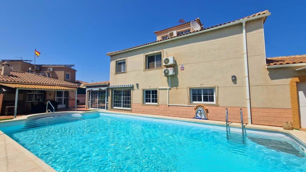 villa for sale in Torrevieja