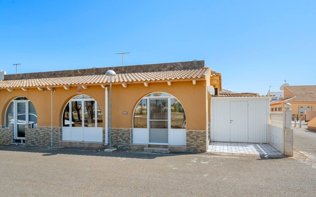 villa for sale in Los Alcazares