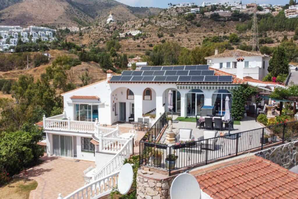 Villa for Sales in  Benalmadena Pueblo