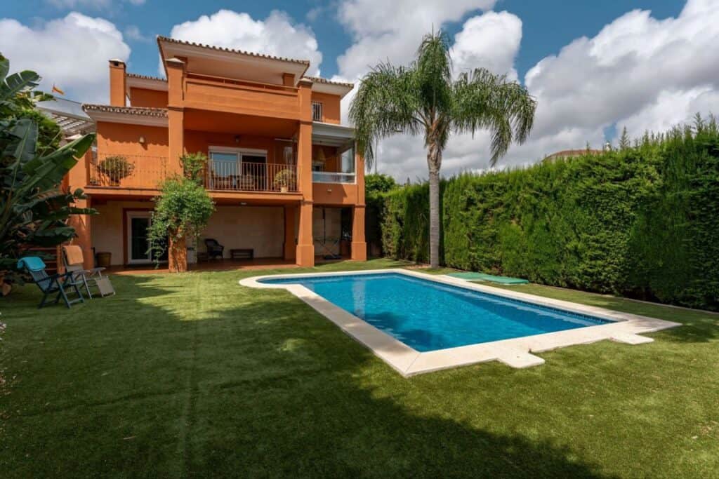 Villa for Sales in  Mijas