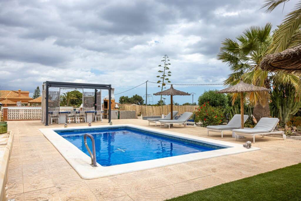 Country House for Sales in Albatera