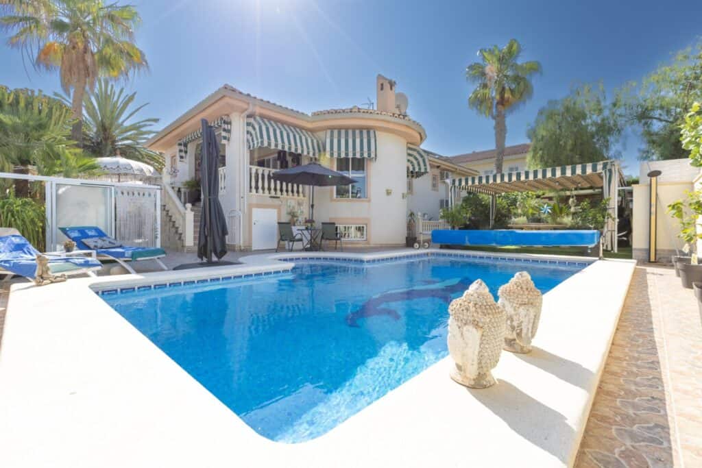 Villa for sale in Benijofar