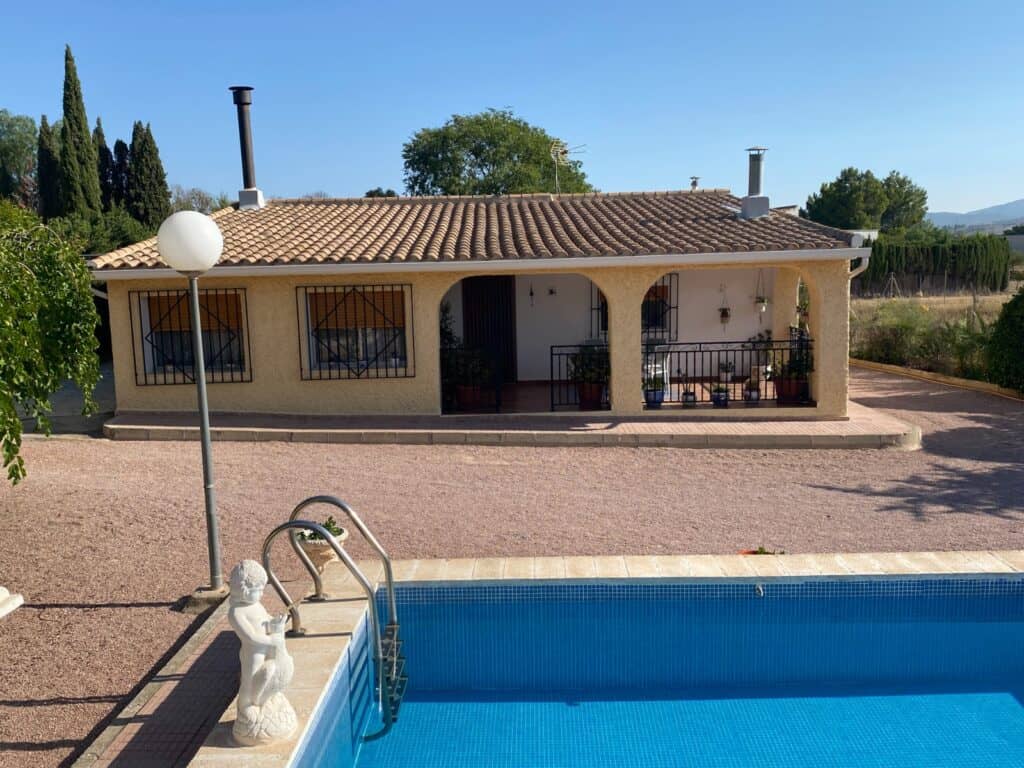 Villa for sale in Sax