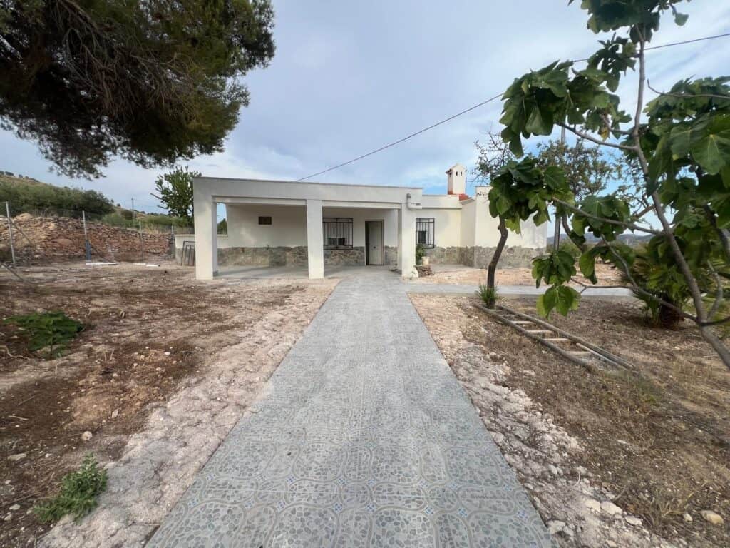Villa for sale in La Solana