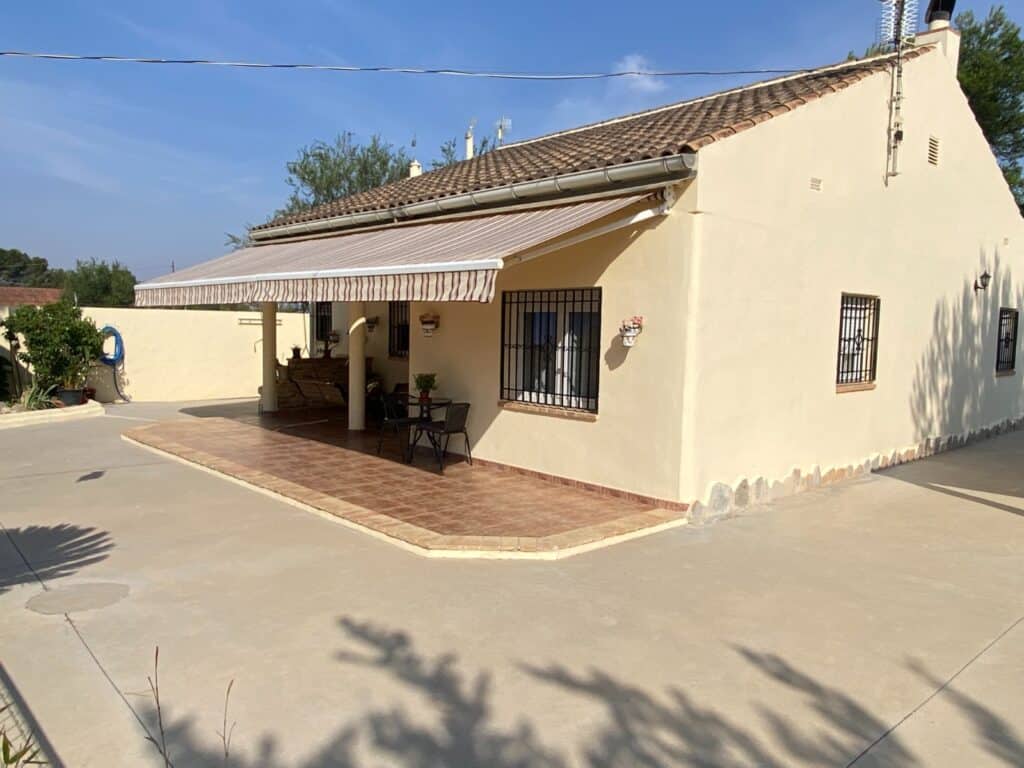 Villa for sale in Villena