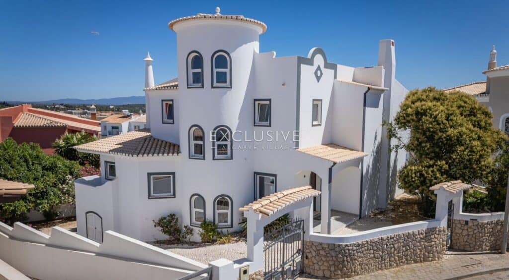 Villa for sale in LAGOS