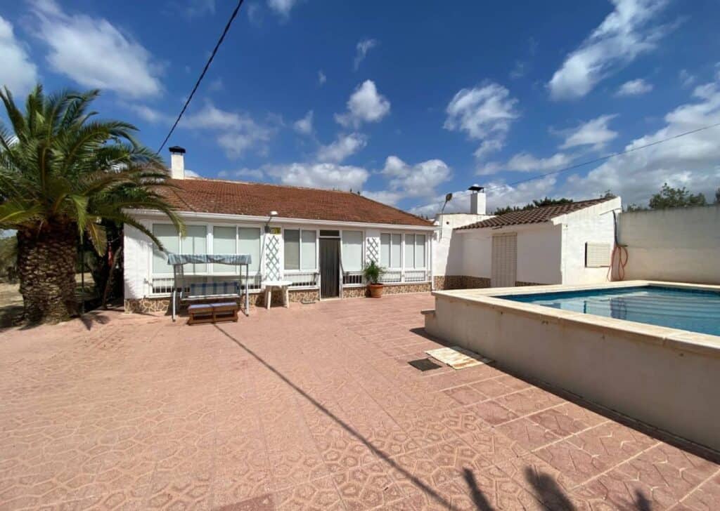 Villa for sale in Sax