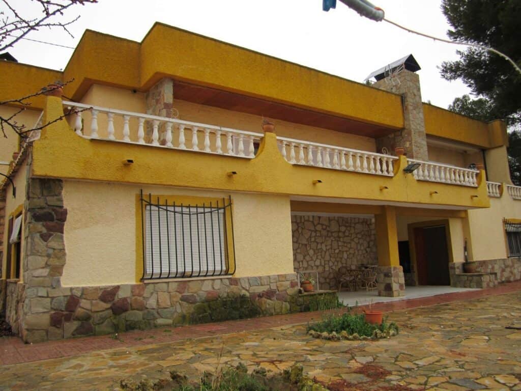 Country House for sale in Yecla